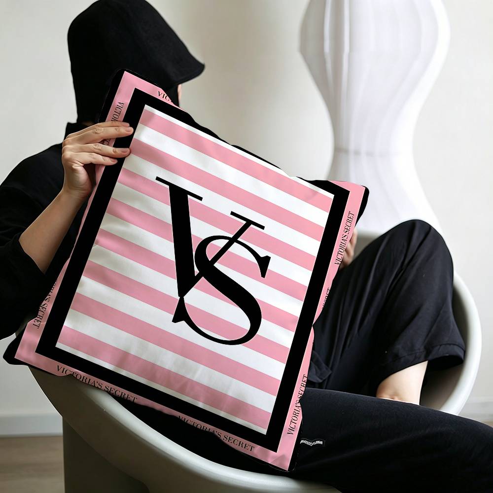 クラシックロゴ V-VictoriaS S-Secret 枕 - Home Fragrance Victoria Secret のレビューと価格